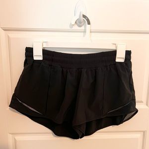 Lululemon Hotty Hot Shorts II 2.5’’